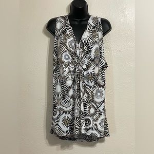 Yves, size 14/16, sleeves.